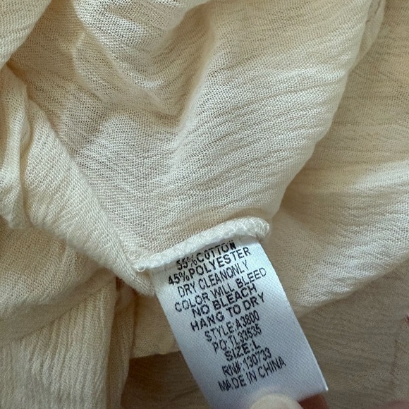 Umgee|Boho cream Wide sleeve blouse with Lace Floral embroidered sleeves•••Large - Picture 9 of 11